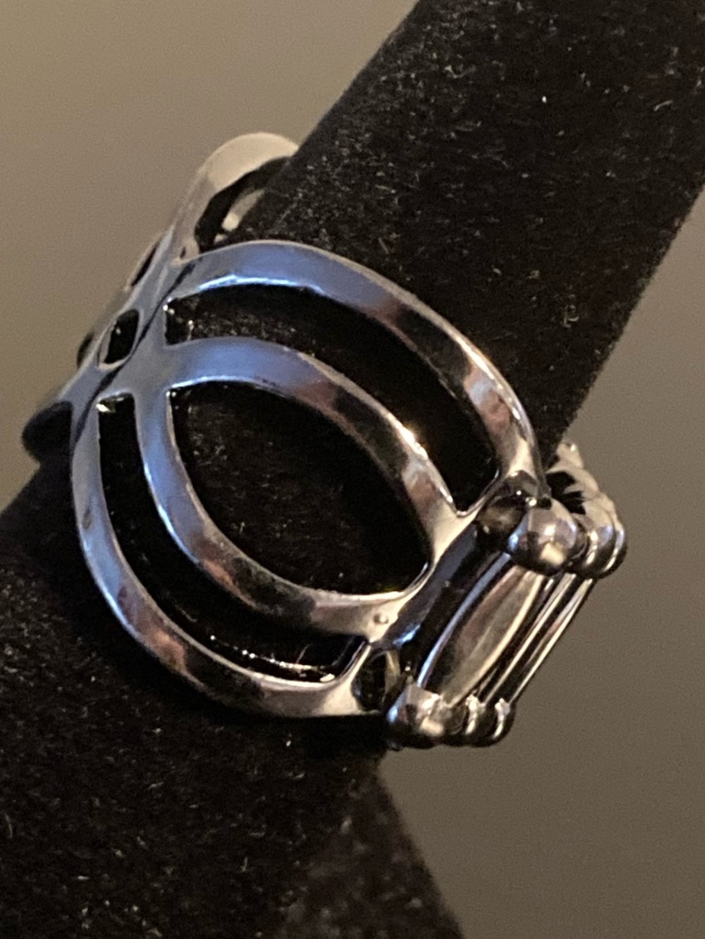 paparazzi Silver Openwork Infinity-Style Ring - Silver - Picture 3 of 4
